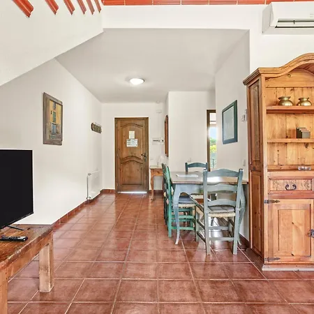 25 Lola Flores Villa